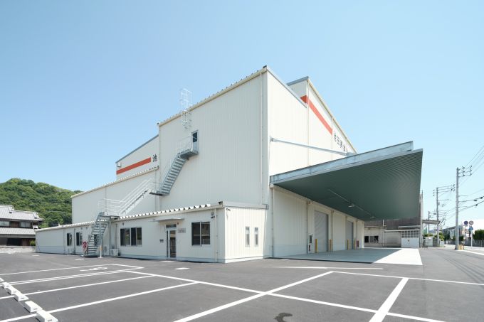 四国支店にて新倉庫完成、竣工式をとりおこないました。 | ニュース